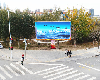 南城户外大屏广告投放要点。